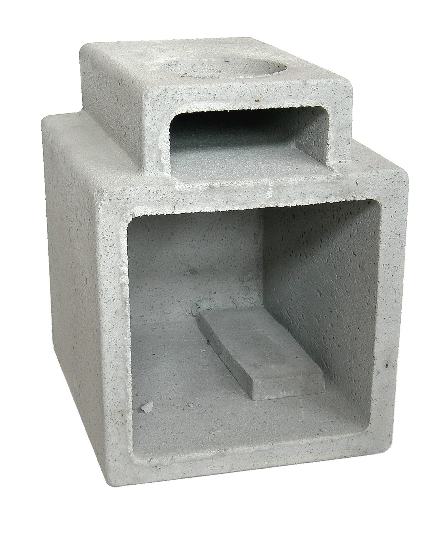 Trapped manhole in precast concrete